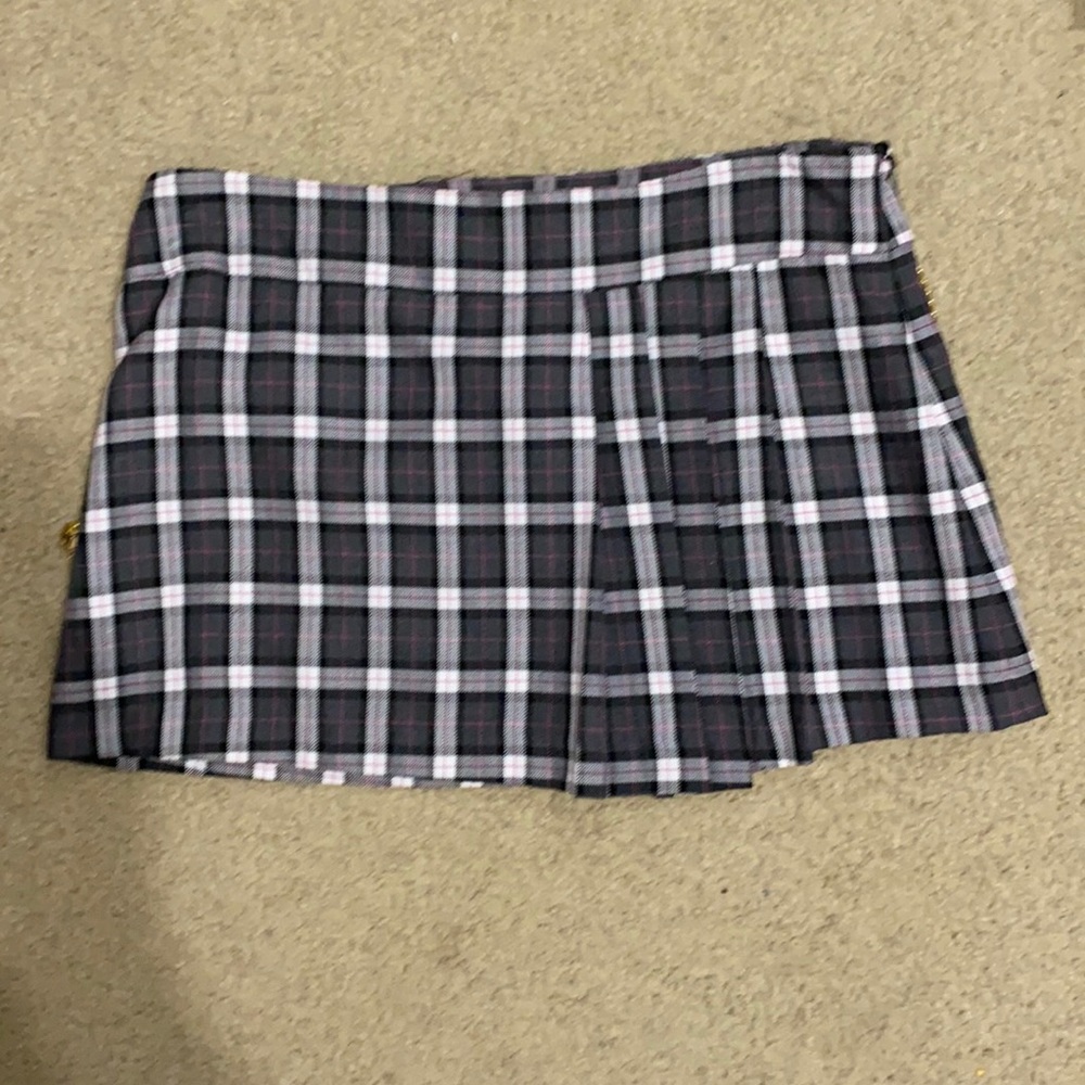 Brand New cute plaid outfit - Picture 7 of 12